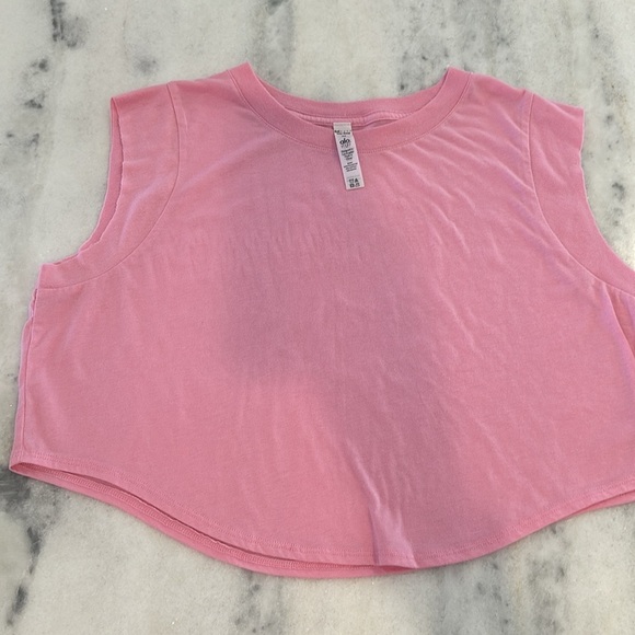 Alo Echo Tee Flamingo - Picture 2 of 3